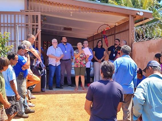 Evento de entrega das obras de regularização do fornecimento de energia no bairro dos Sessenta, em Pederneiras.